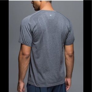 Lululemon Metal Vent Tech Short Sleeve V